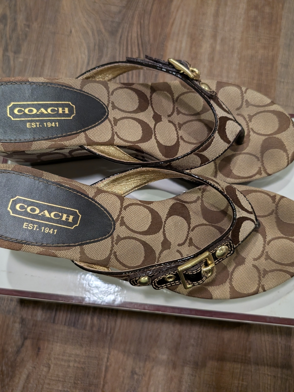 COACH Tan Signature Wedge Sandals with Gold Buckle 9.5 - Picture 5 of 5